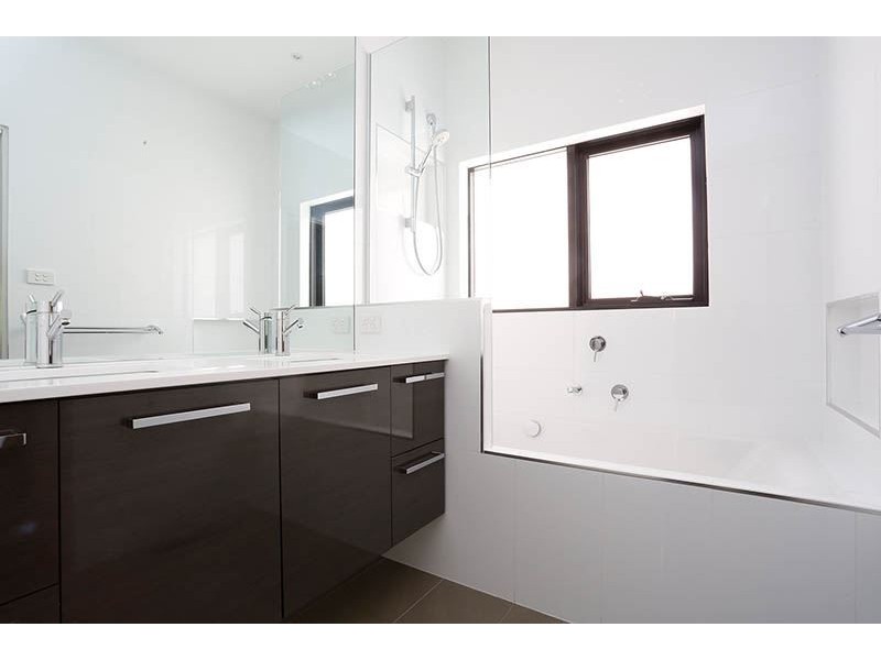 1/6 Macrina Street, Oakleigh East VIC 3166