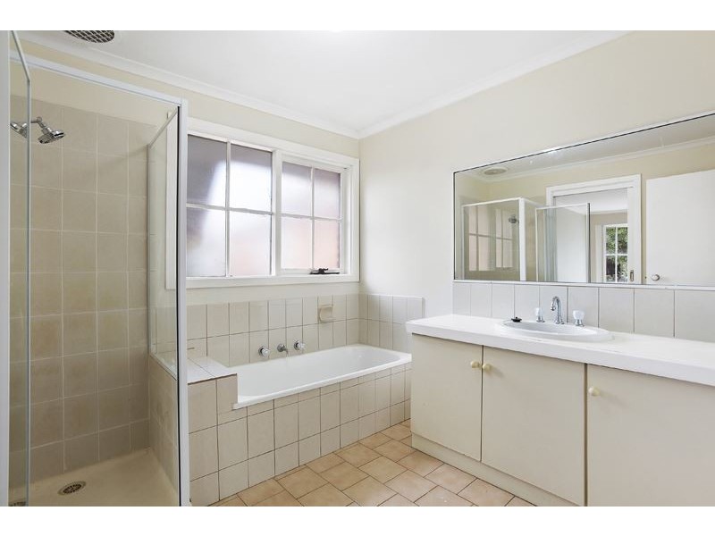 1/1 Mudgee Street, Burwood East VIC 3151