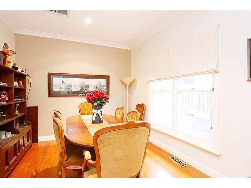 21 Simpson Drive, Mount Waverley VIC 3149