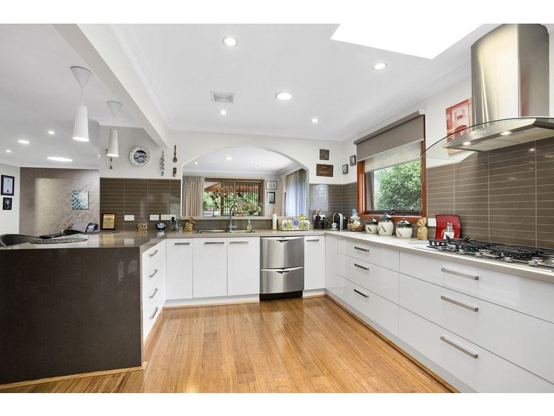 27 Sunnybrook Drive, Wheelers Hill VIC 3150