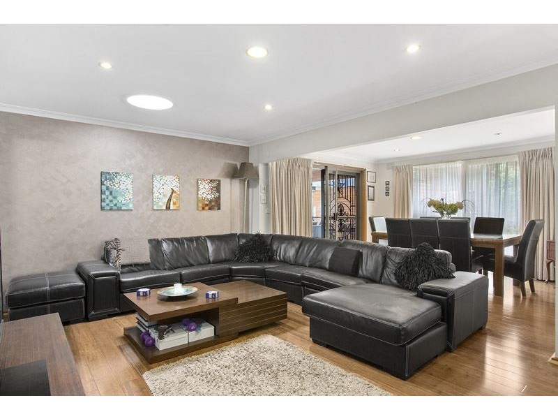 27 Sunnybrook Drive, Wheelers Hill VIC 3150