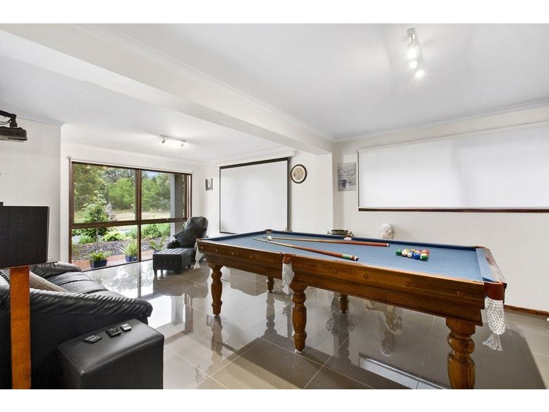 27 Sunnybrook Drive, Wheelers Hill VIC 3150