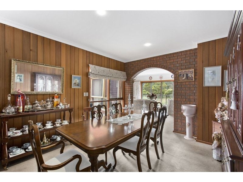 27 Sunnybrook Drive, Wheelers Hill VIC 3150