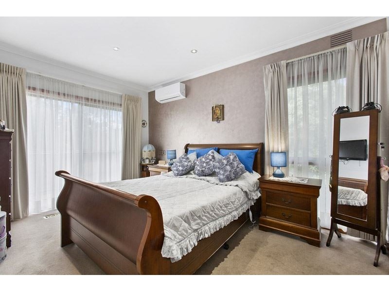 27 Sunnybrook Drive, Wheelers Hill VIC 3150