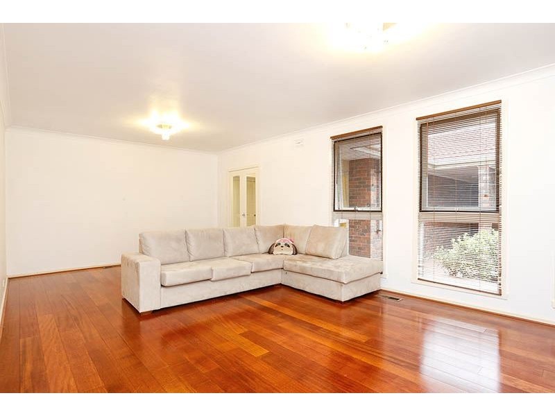 31 King Arthur Drive, Glen Waverley VIC 3150