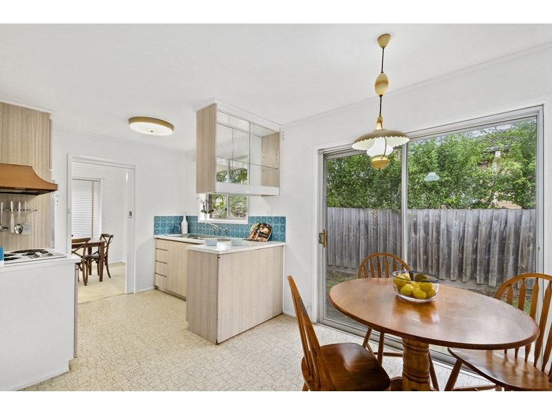 12 Stradbroke Crescent, Mulgrave VIC 3170