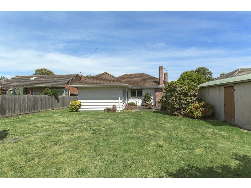 26 Panoramic Grove, Glen Waverley VIC 3150