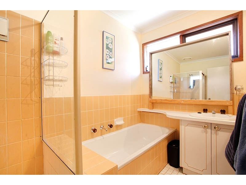 11/99A Athol Road, Springvale South VIC 3172