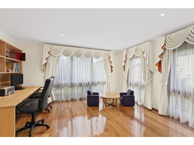 31 Vinen Road, Scoresby VIC 3179