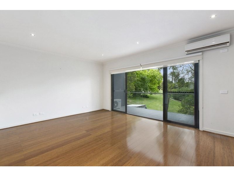 4/19 Hughes Street, Burwood VIC 3125