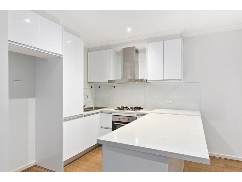 4/19 Hughes Street, Burwood VIC 3125