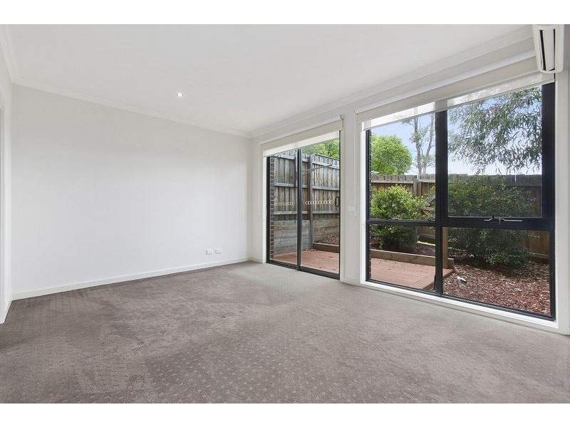 4/19 Hughes Street, Burwood VIC 3125