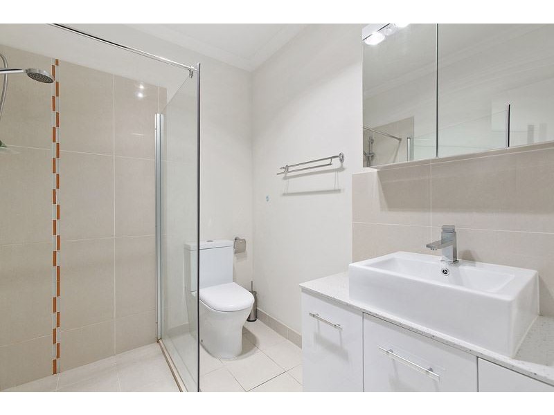 4/19 Hughes Street, Burwood VIC 3125