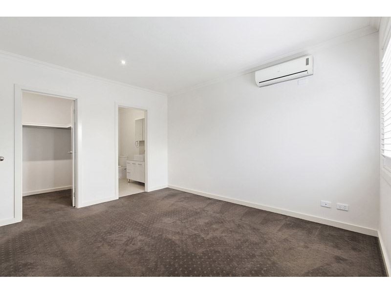 4/19 Hughes Street, Burwood VIC 3125