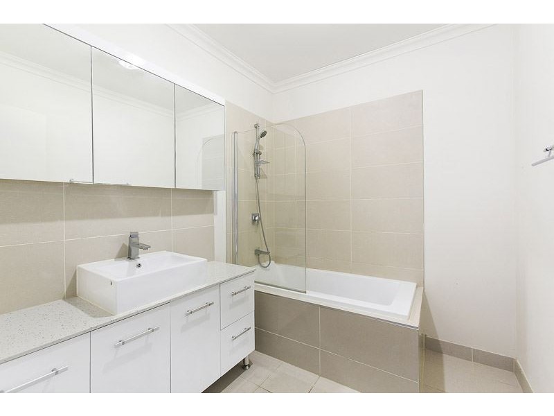 4/19 Hughes Street, Burwood VIC 3125