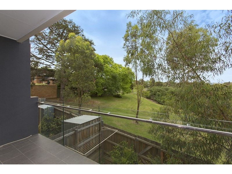 4/19 Hughes Street, Burwood VIC 3125