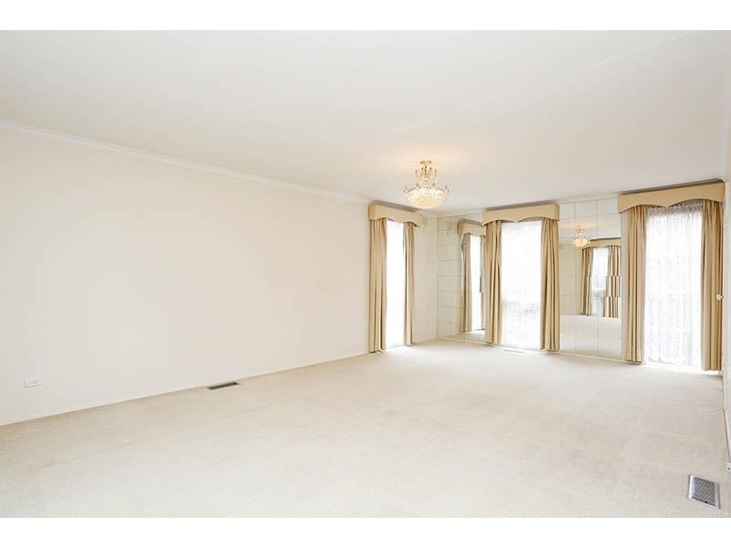 116 Capital Ave, Glen Waverley VIC 3150