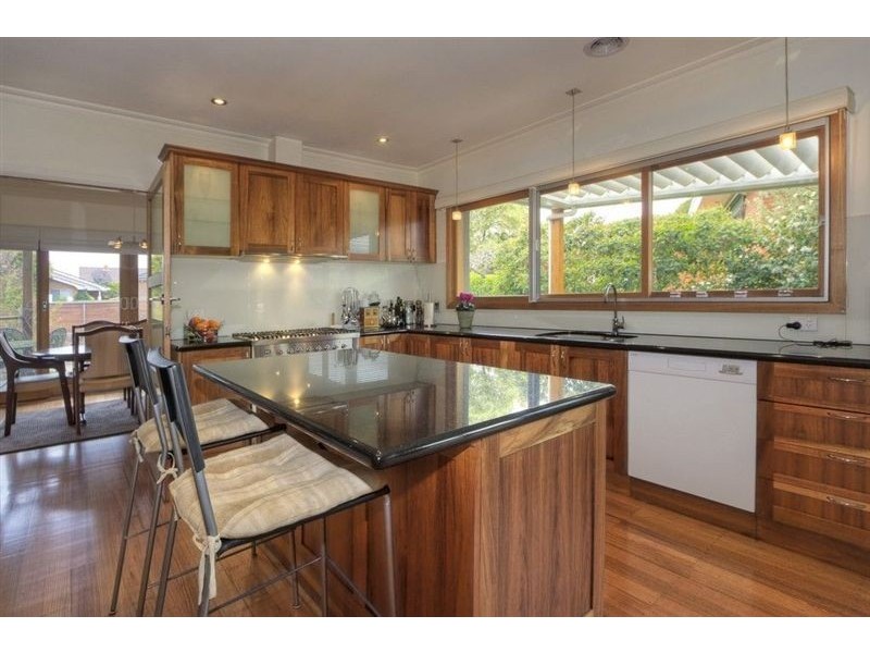 6 Berkley Court, Glen Waverley VIC 3150