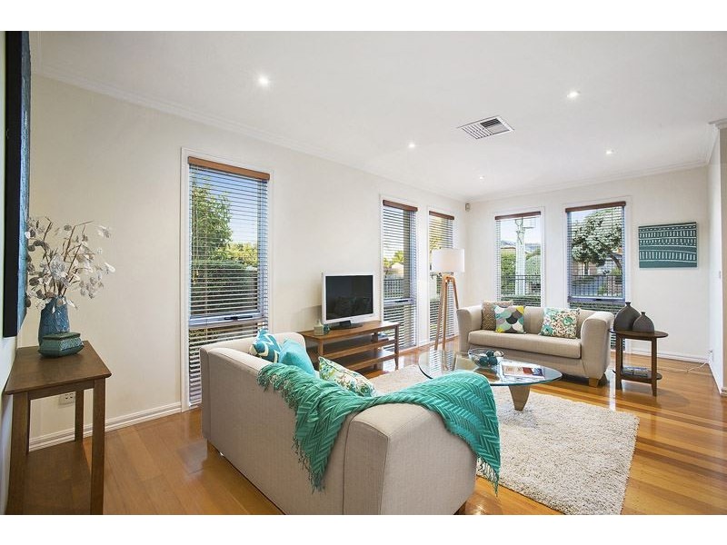 1 Kerrie Road, Glen Waverley VIC 3150