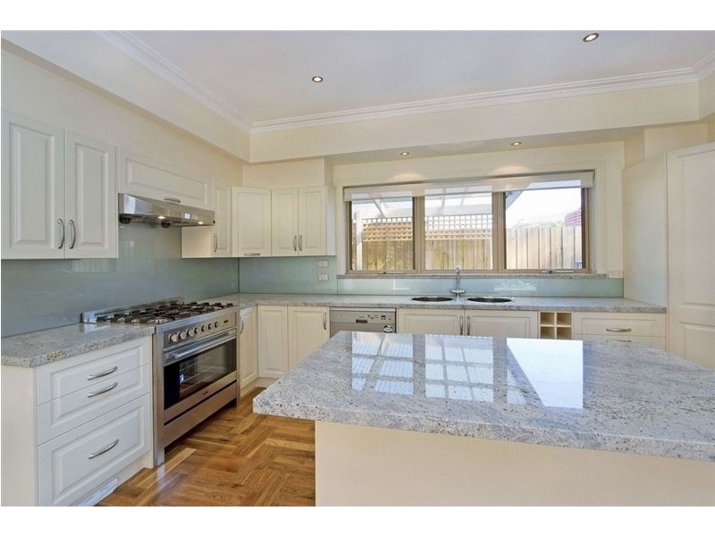 7 Glen Road, Glen Waverley VIC 3150