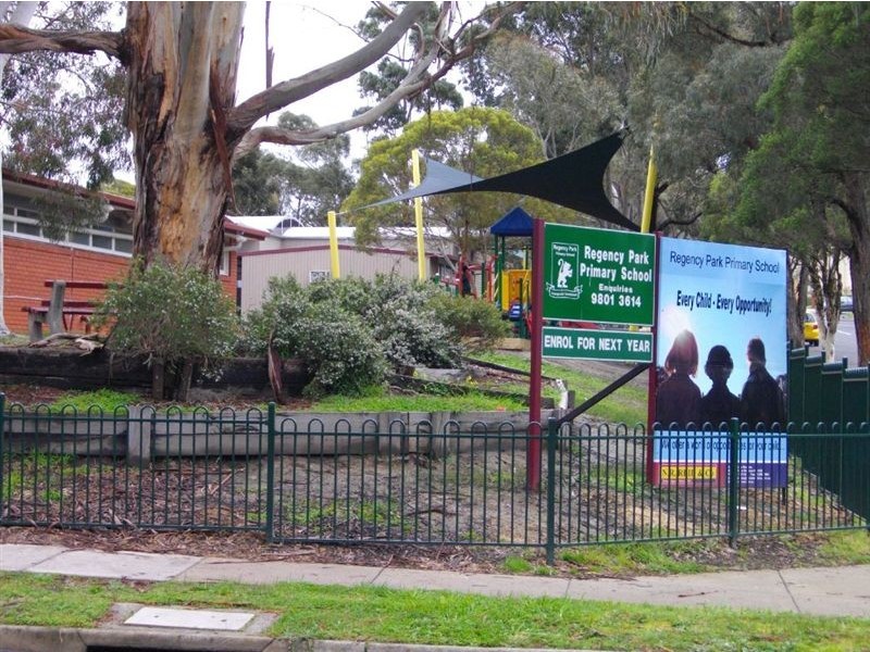 41 Amesbury Avenue, Wantirna VIC 3152