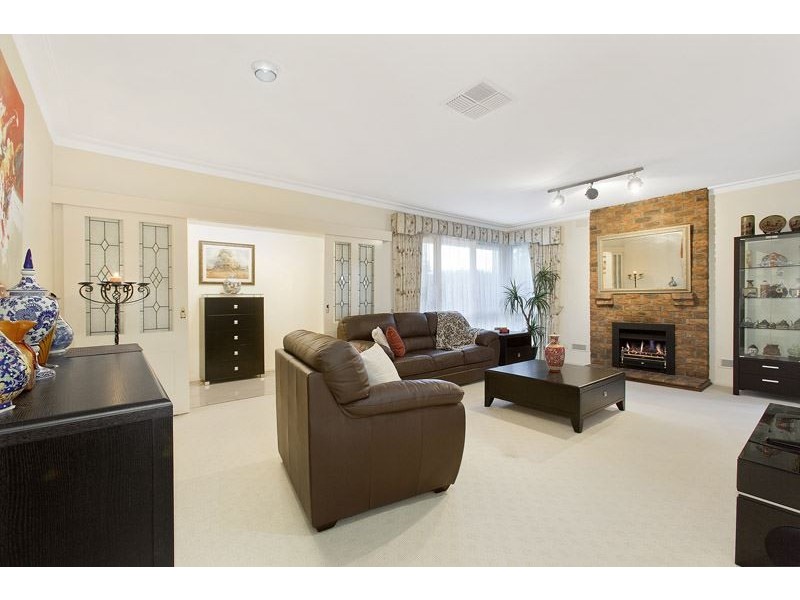 135 Watsons Road, Glen Waverley VIC 3150