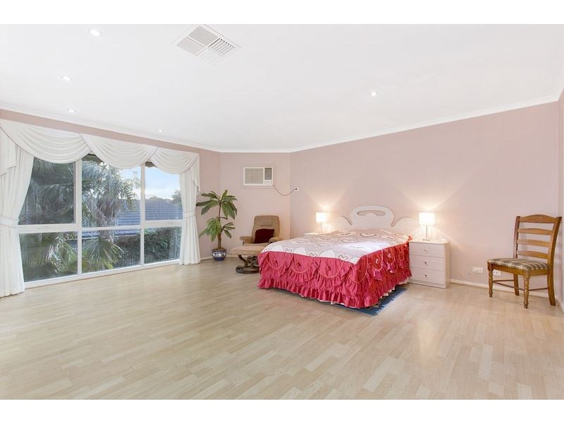 135 Watsons Road, Glen Waverley VIC 3150