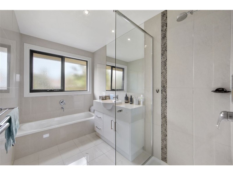 4B Pimm Court, Glen Waverley VIC 3150