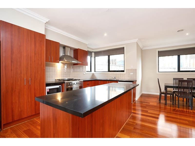 1/32 Illuka Crescent, Mount Waverley VIC 3149