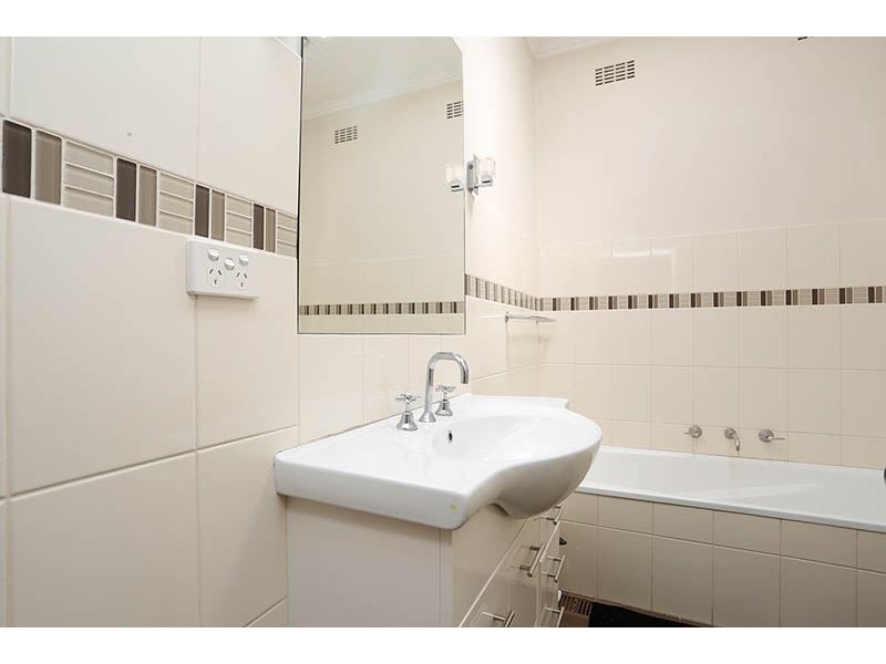 1/4 Mortimer Street, Huntingdale VIC 3166