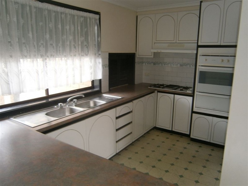 33 Tudawali Cres, Wheelers Hill VIC 3150