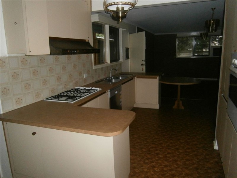 7 Worthing Avenue, Burwood East VIC 3151