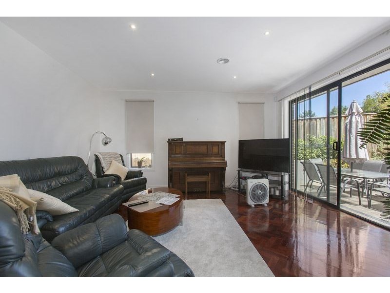 1/1 Aurisch Avenue, Glen Waverley VIC 3150