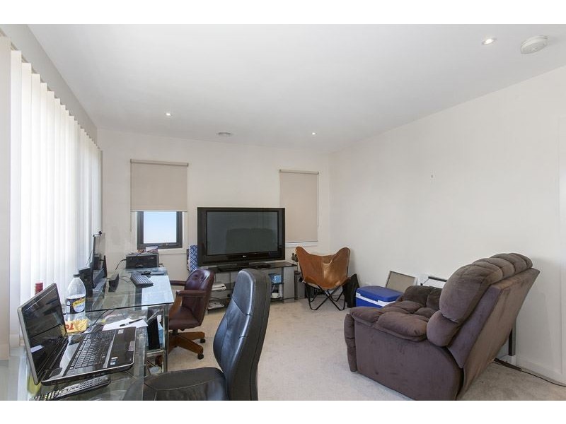 1/1 Aurisch Avenue, Glen Waverley VIC 3150