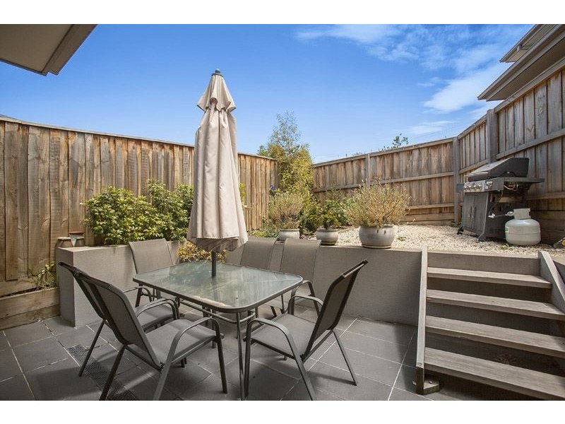 1/1 Aurisch Avenue, Glen Waverley VIC 3150