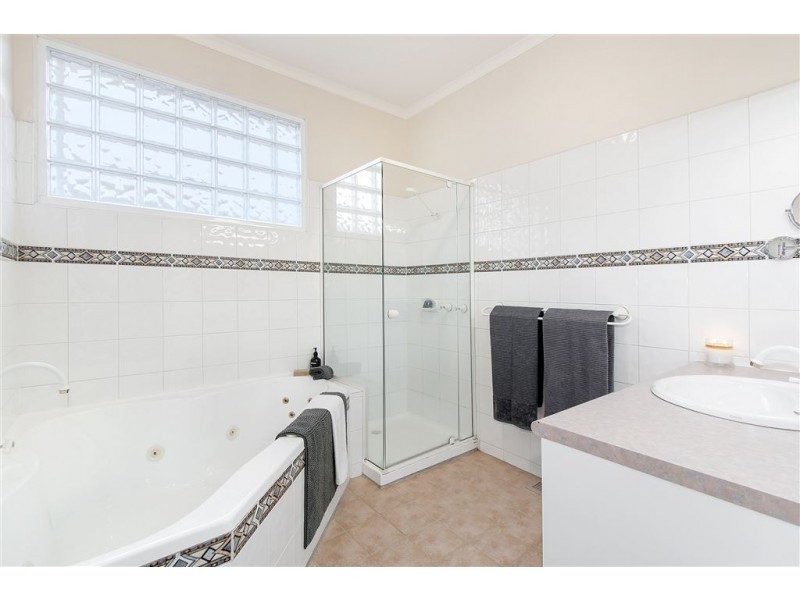 29 Fairhills Parade, Glen Waverley VIC 3150