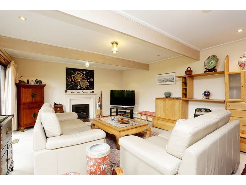 33 Sunnybrook Drive, Wheelers Hill VIC 3150
