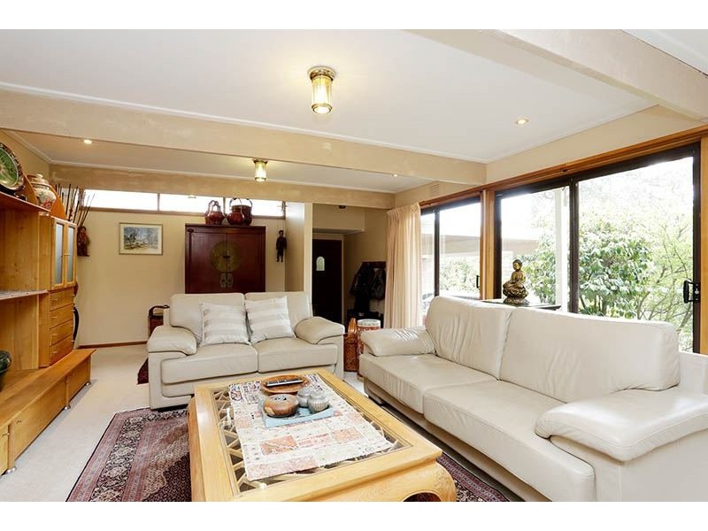 33 Sunnybrook Drive, Wheelers Hill VIC 3150