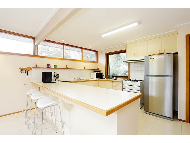 33 Sunnybrook Drive, Wheelers Hill VIC 3150