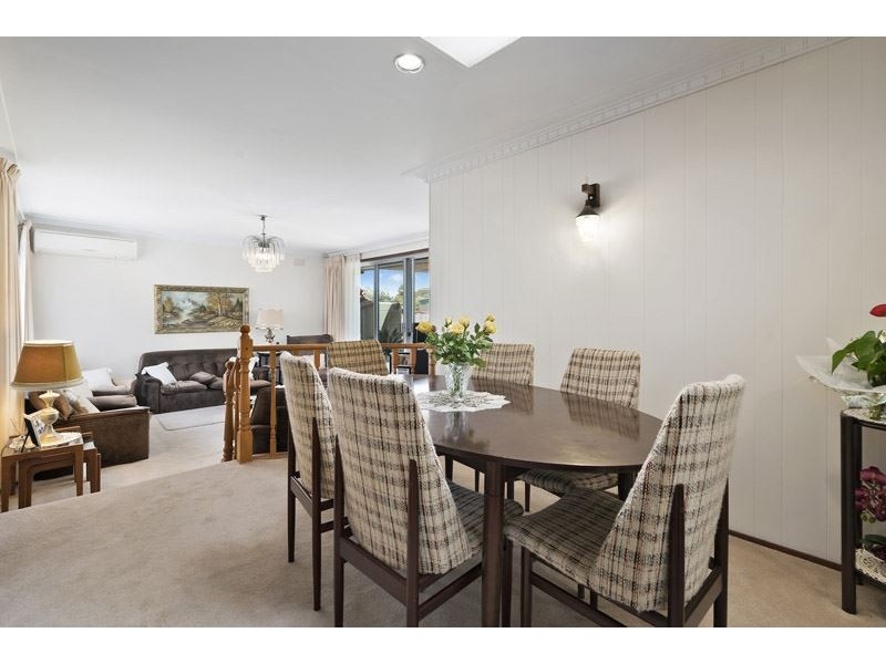 17 Honeysuckle Avenue, Wheelers Hill VIC 3150