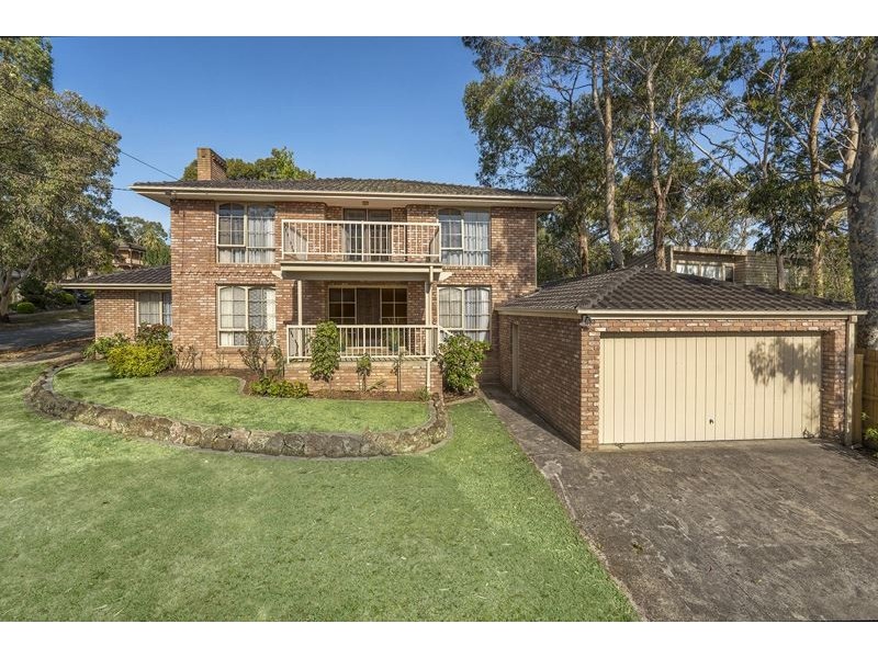 13 Sunnybrook Drive, Wheelers Hill VIC 3150