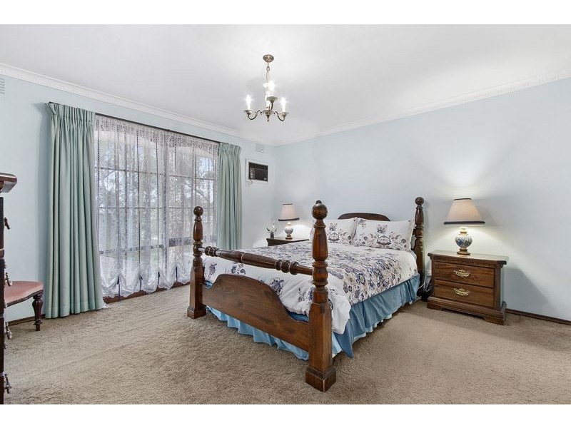 13 Sunnybrook Drive, Wheelers Hill VIC 3150