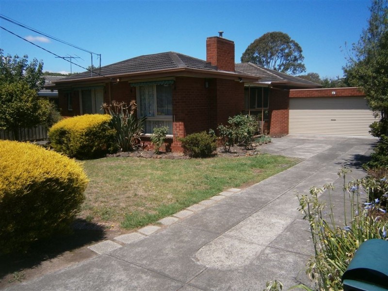 4 Brentwood Drive, Glen Waverley VIC 3150