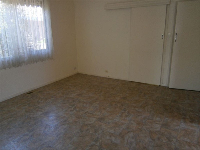 4 Brentwood Drive, Glen Waverley VIC 3150