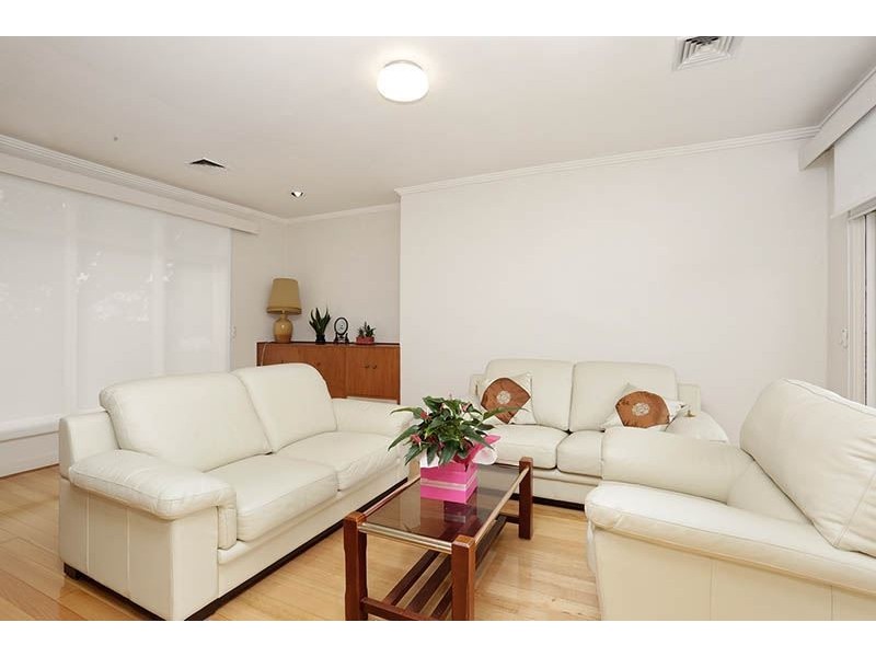 2 Hillside Road, Mount Waverley VIC 3149