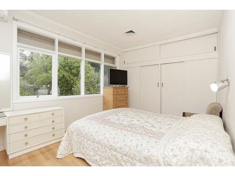 2 Hillside Road, Mount Waverley VIC 3149