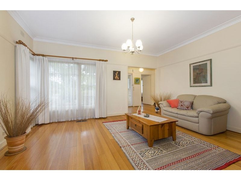 15 Wilson Road, Glen Waverley VIC 3150