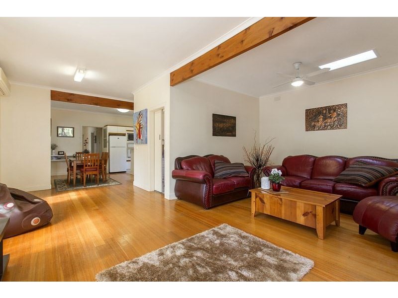 15 Wilson Road, Glen Waverley VIC 3150