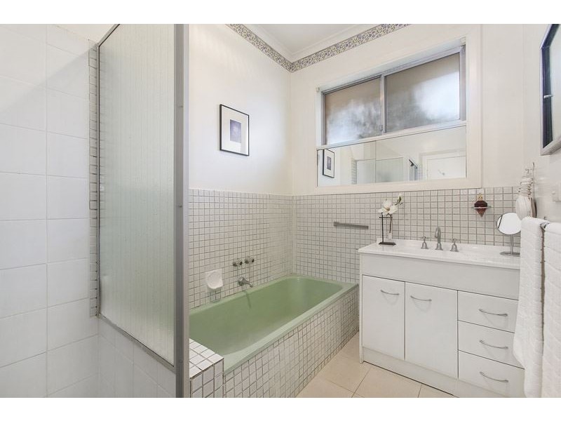 15 Wilson Road, Glen Waverley VIC 3150