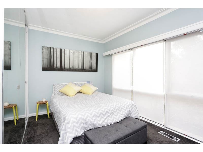 18 St Clair Crescent, Mount Waverley VIC 3149